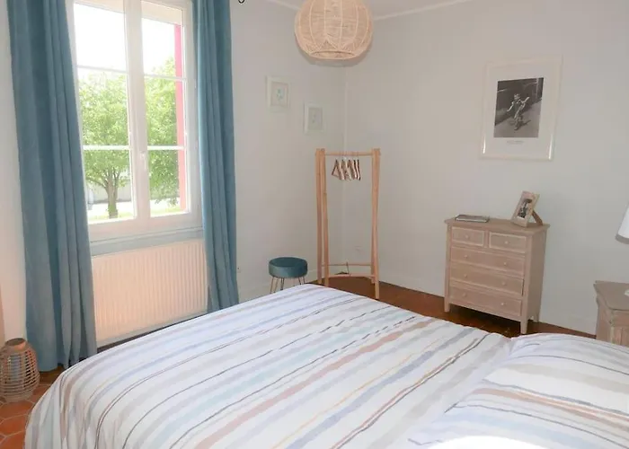 Les Trois Matelots 度假居 费康